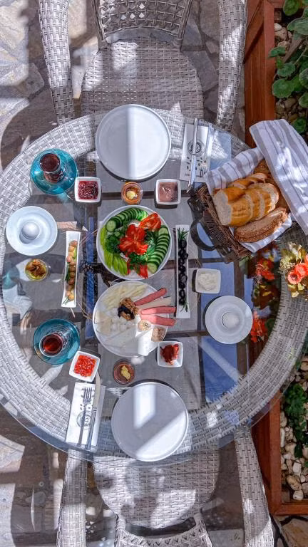 Çeşme Flowers Otel — 2