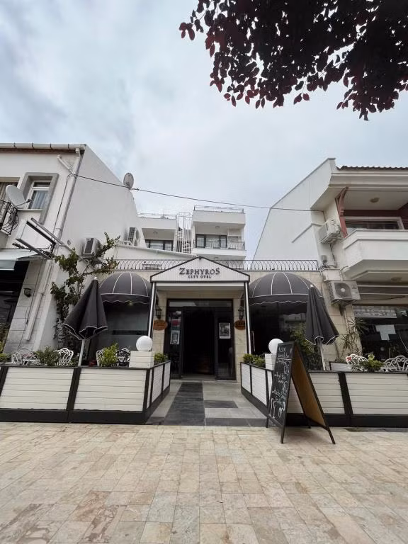 Zephyros City Otel — 3