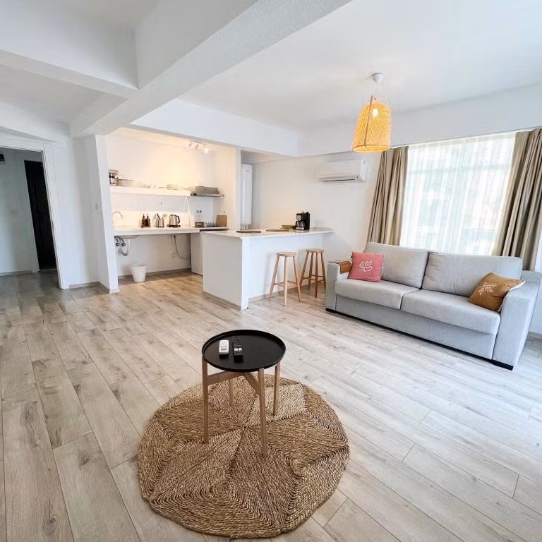 Aloha Suites — 9