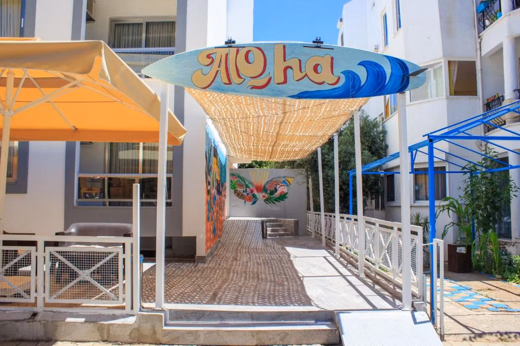 Aloha Suites — 4