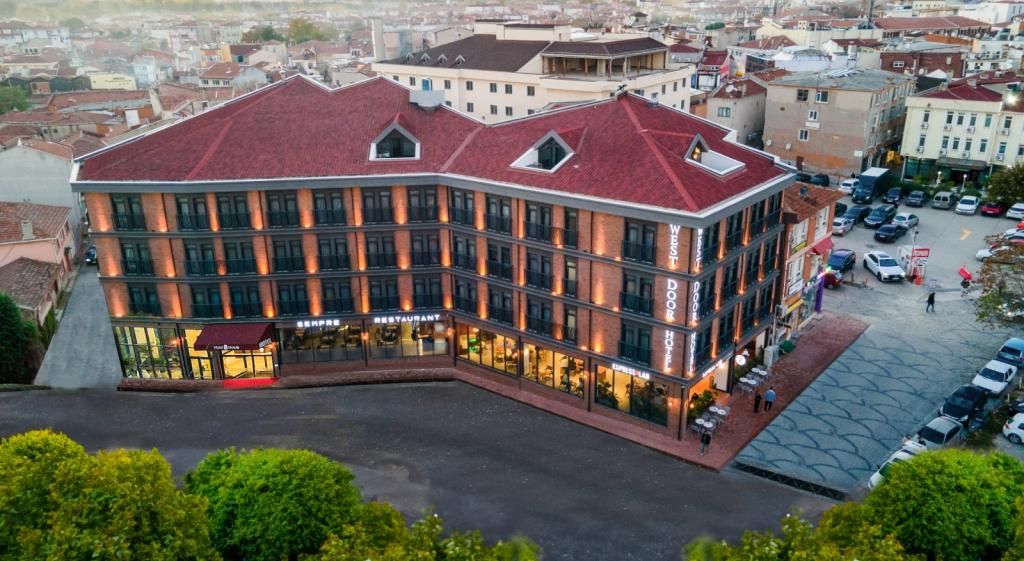 Westdoor Hotel — 5