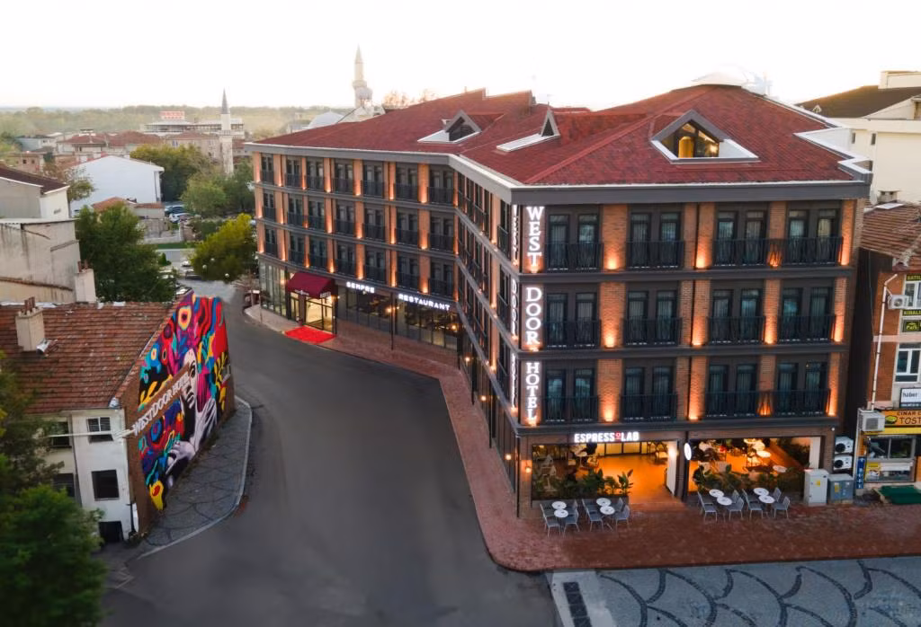 Westdoor Hotel — 9