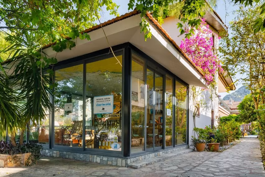 Vira Suites Hotel — 3