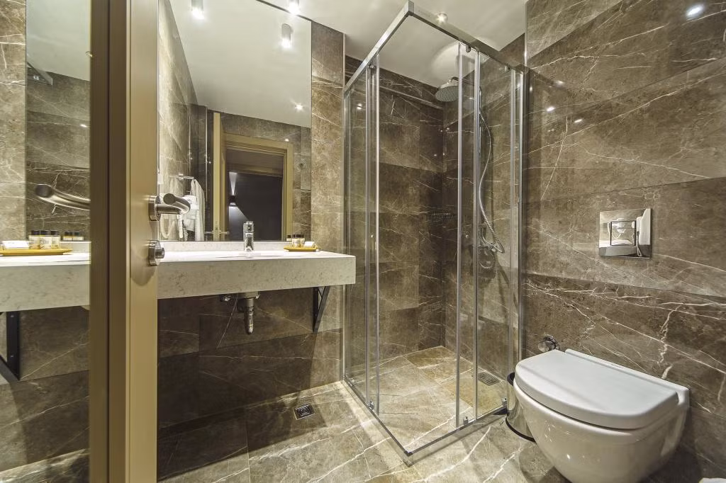 Redmont Hotel — 4