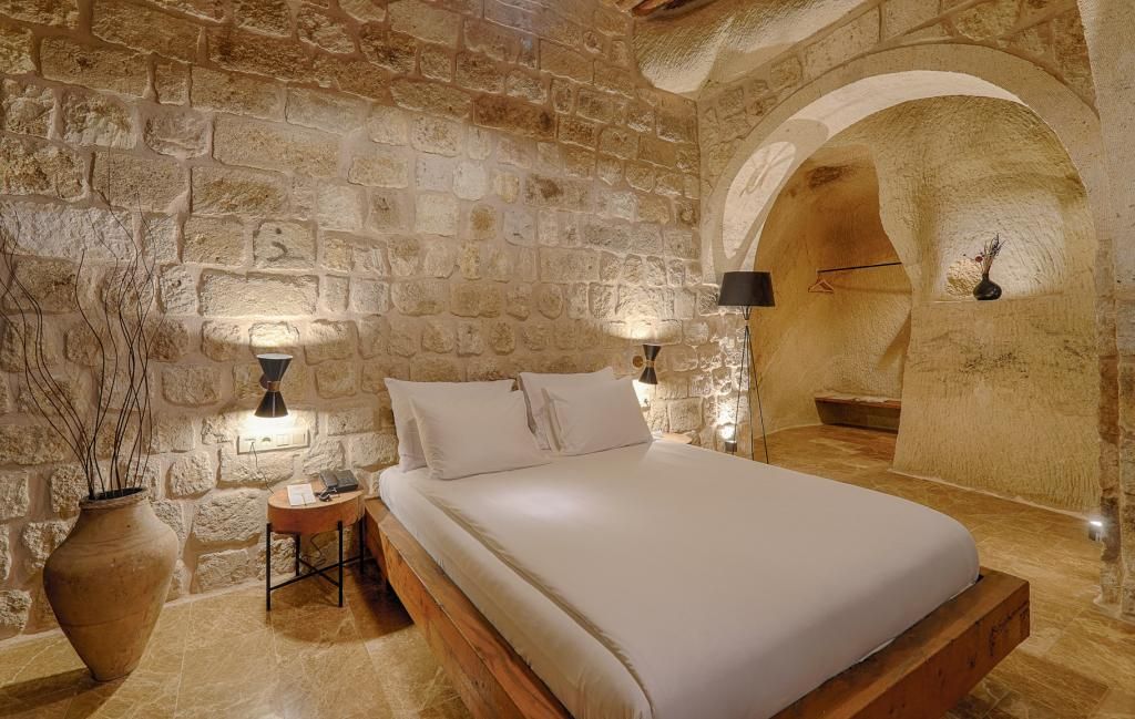 Solem Cave Suites — 6