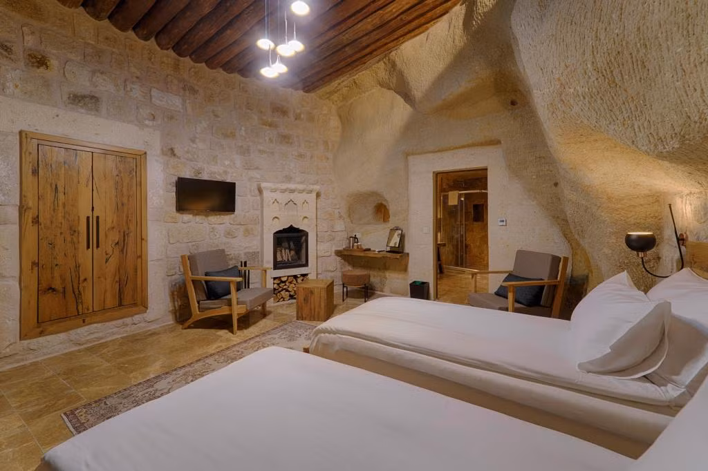 Solem Cave Suites — 3