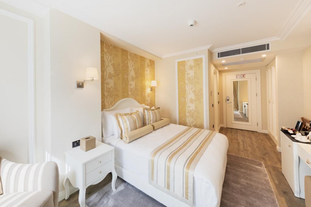 Hallmark Hotel & Spa — 4
