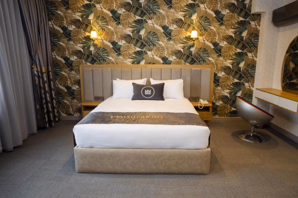 Mateo Hotel — 9