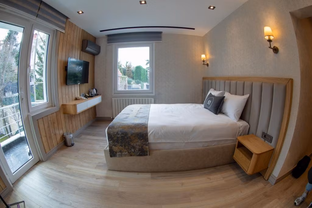 Mateo Hotel — 6