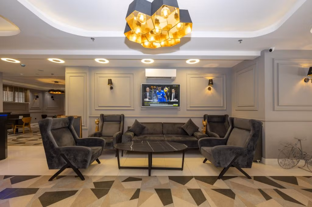 Comfort Suites Hotel — 4