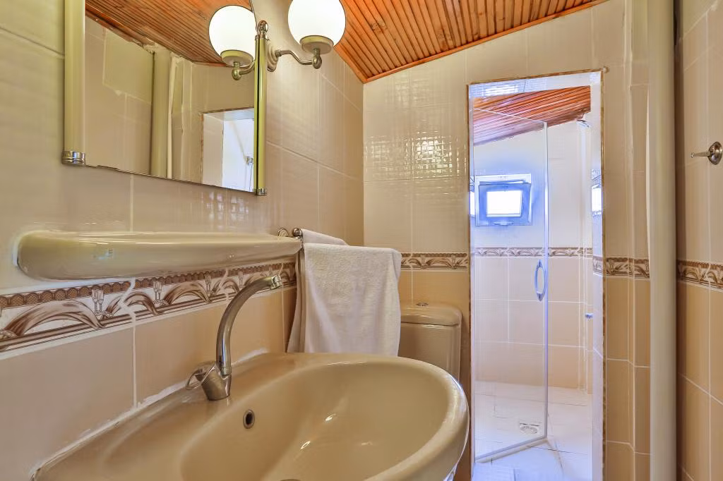 Club Hotel Gültur — 8