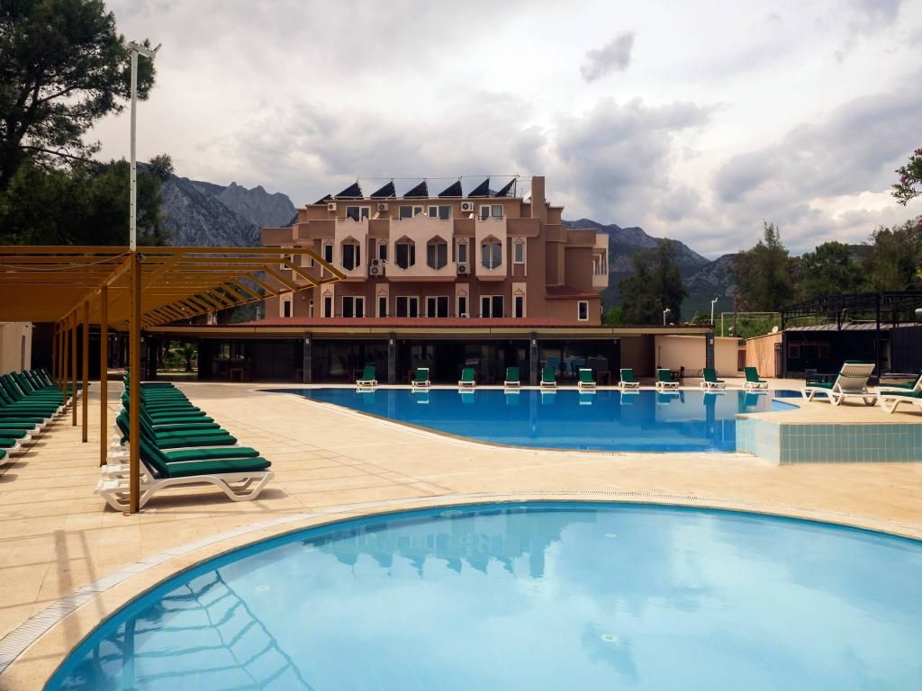 Alexius Beach Hotel — 5