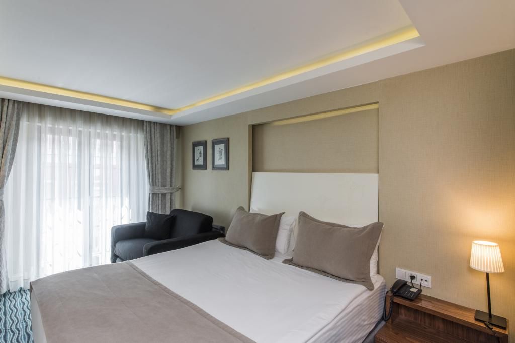 Aston Hotel — 8