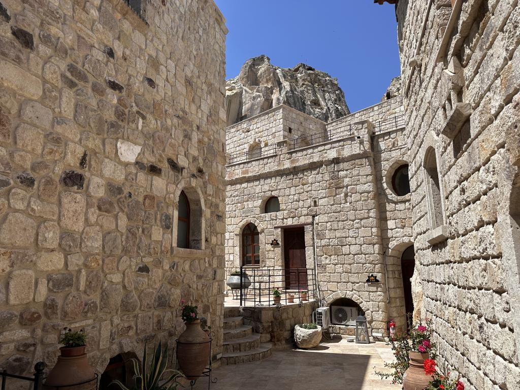 Under Cave Hotel — 3