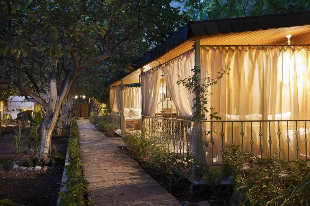Gayb-i Bungalows — 2