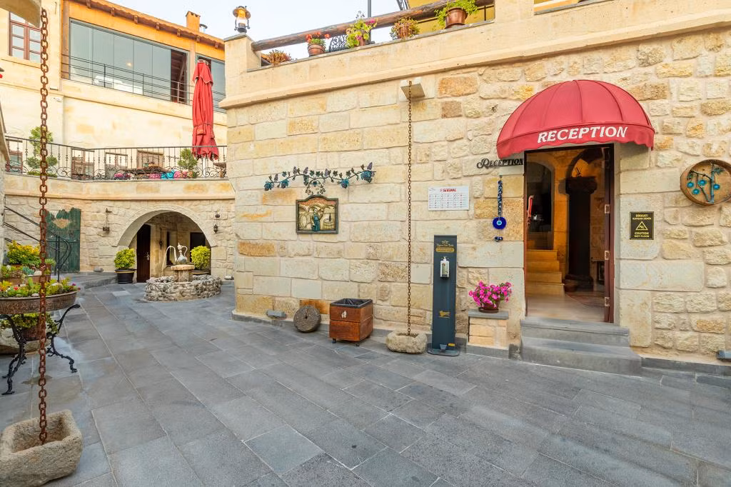 Elysion Cave Suites +12 Adults Only — 2