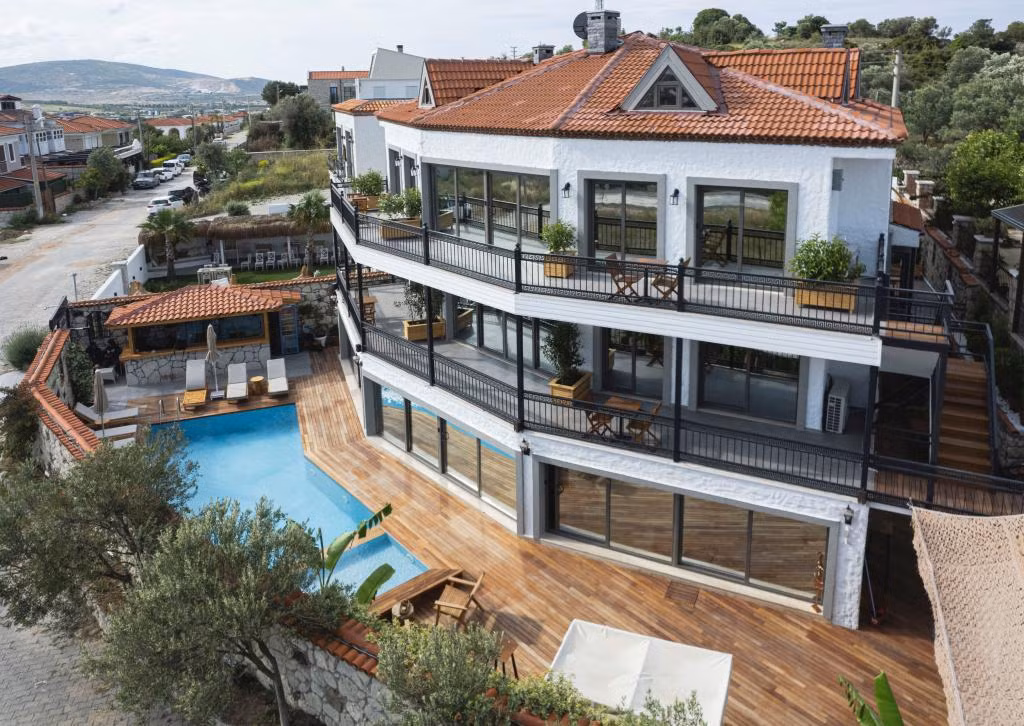 Luna's Alaçatı — 2