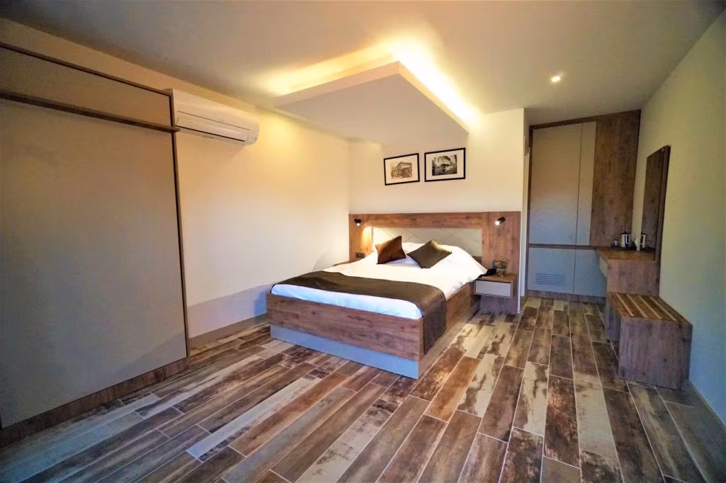 Milyos Hotel — 8