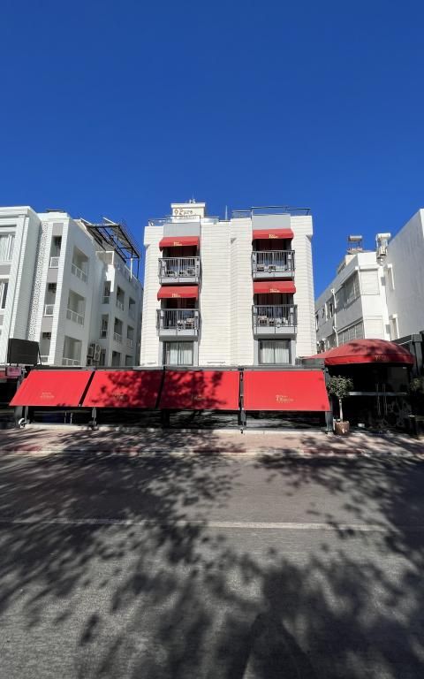 Pure Blanche Hotel — 2