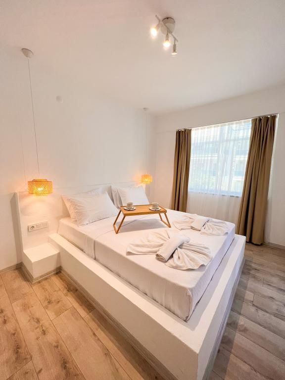 Aloha Suites — 7