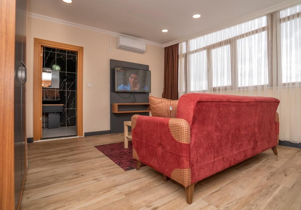 216 Hill Suites — 3