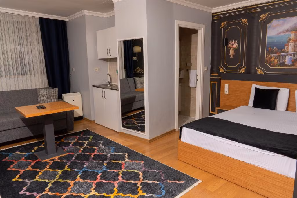 Heraldic Room Hotel — 8