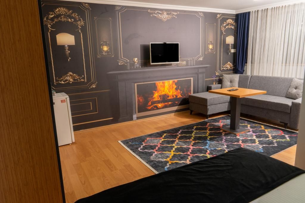Heraldic Room Hotel — 5