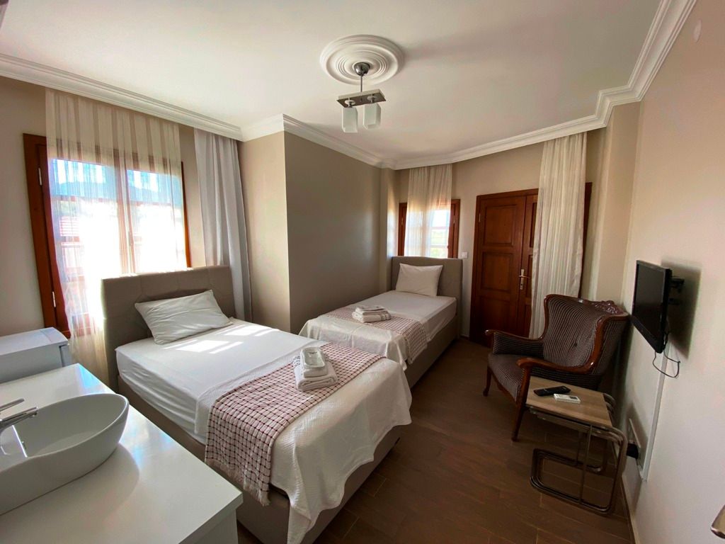 Mai Otel Cunda — 2