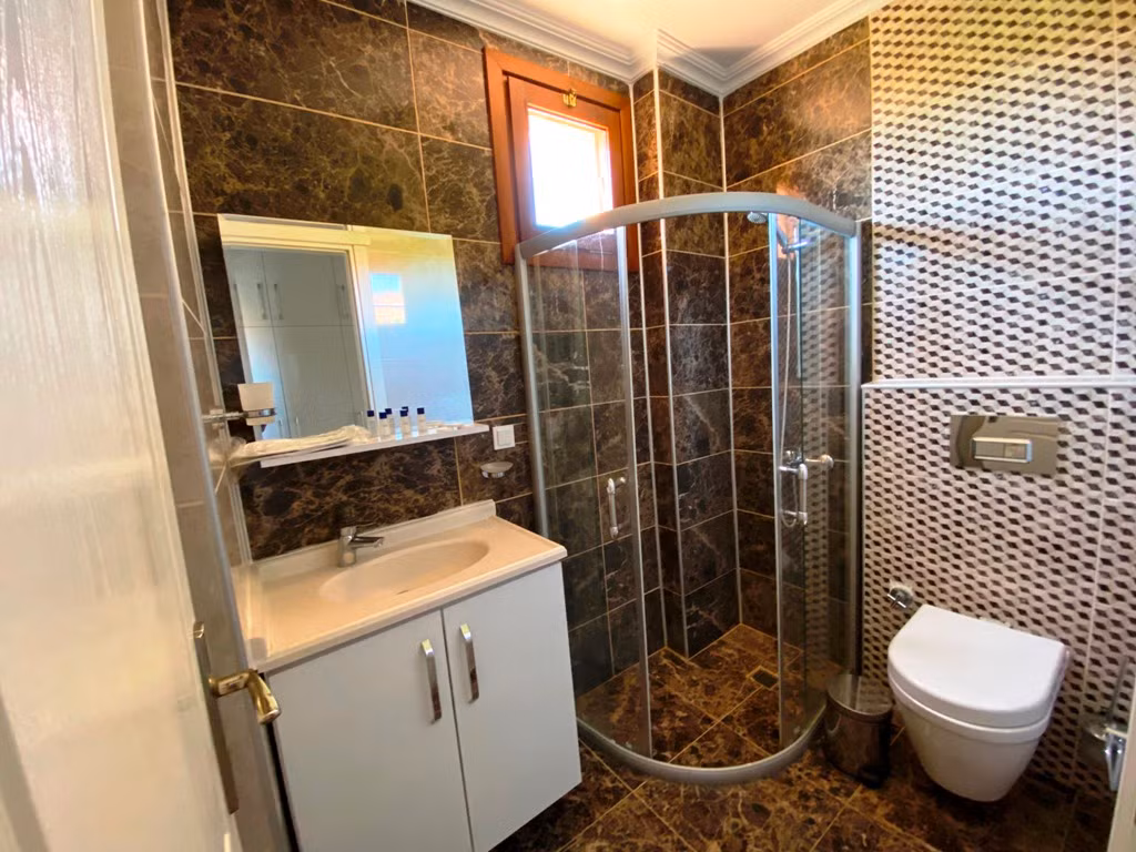Mai Otel Cunda — 6