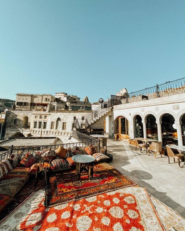 Caftan Cave Suites — 2