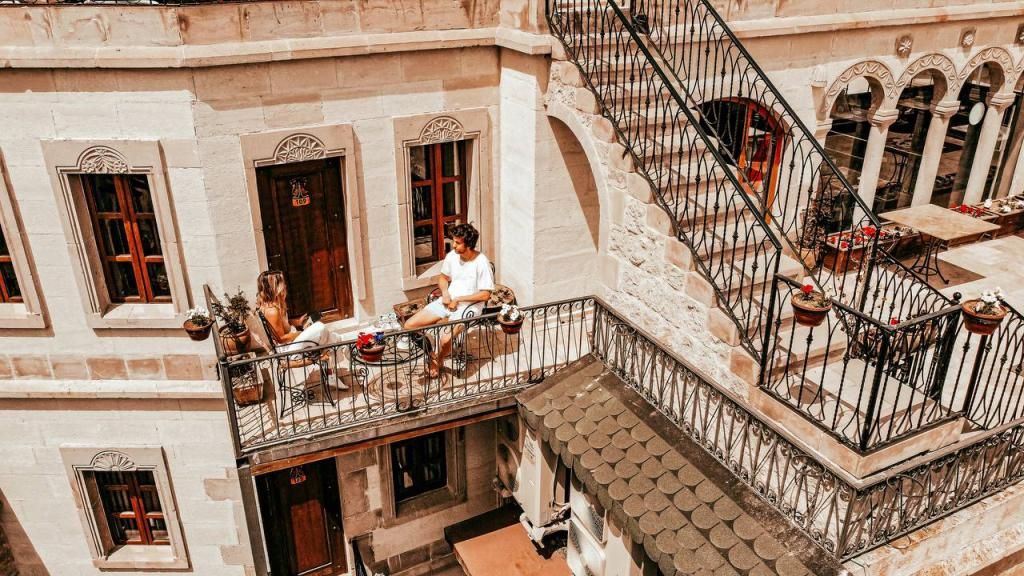 Caftan Cave Suites — 5