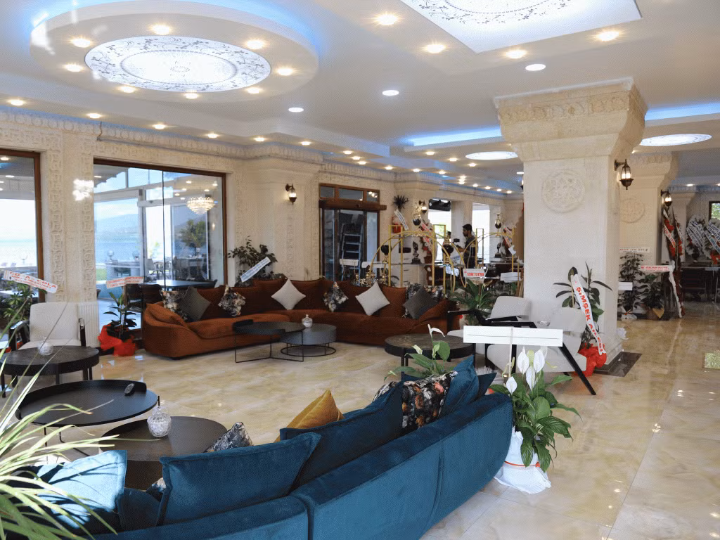 Beyaz Köşk Hotel & Cafe — 2
