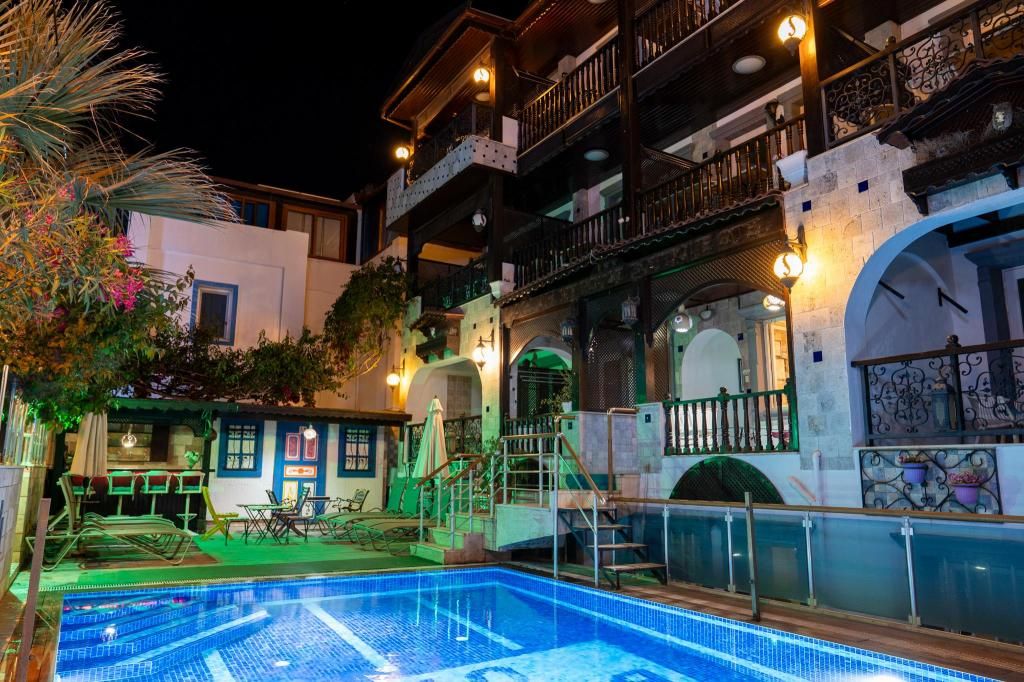 Çağlar My House Apart