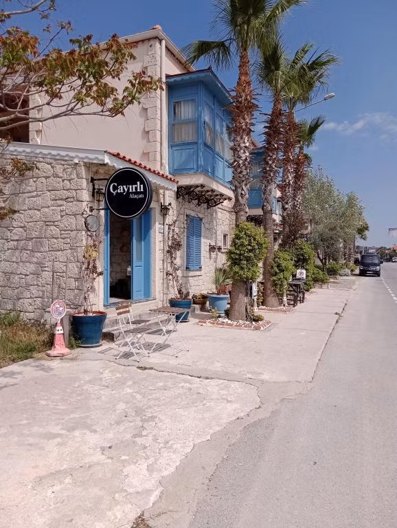 Çayırlı Alaçatı — 2
