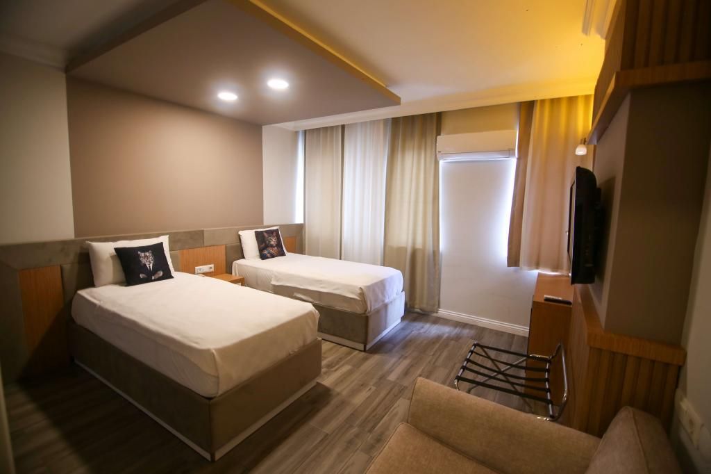 Çevik Palace Hotel — 6
