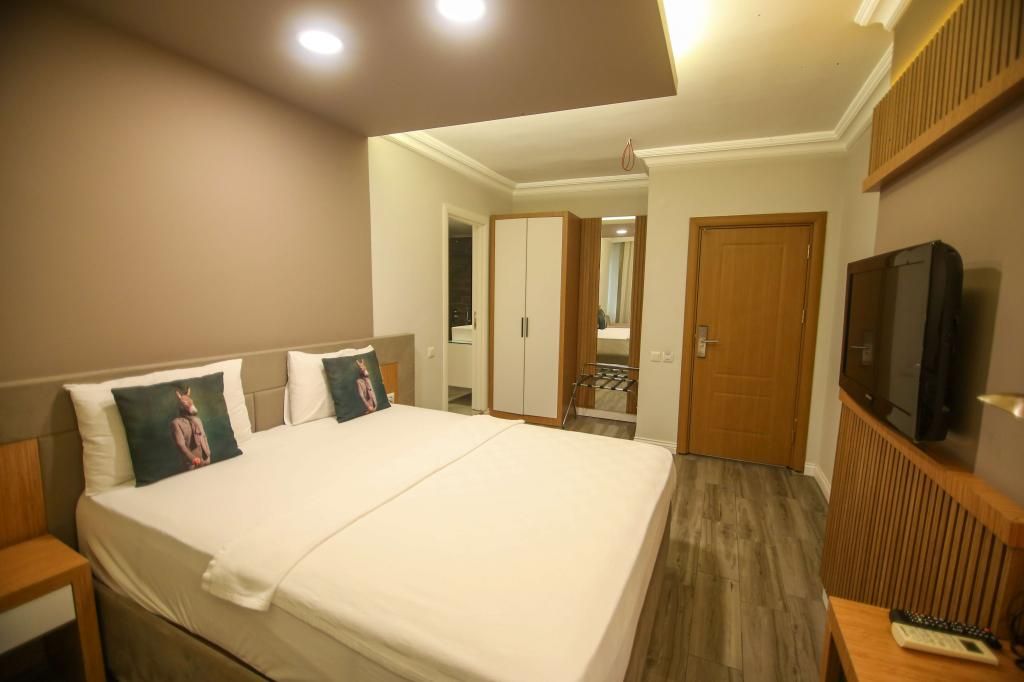 Çevik Palace Hotel — 4