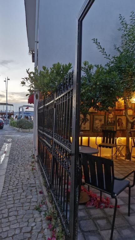 Şiirli Pansiyon Kafe Bar Sığacık  — 3