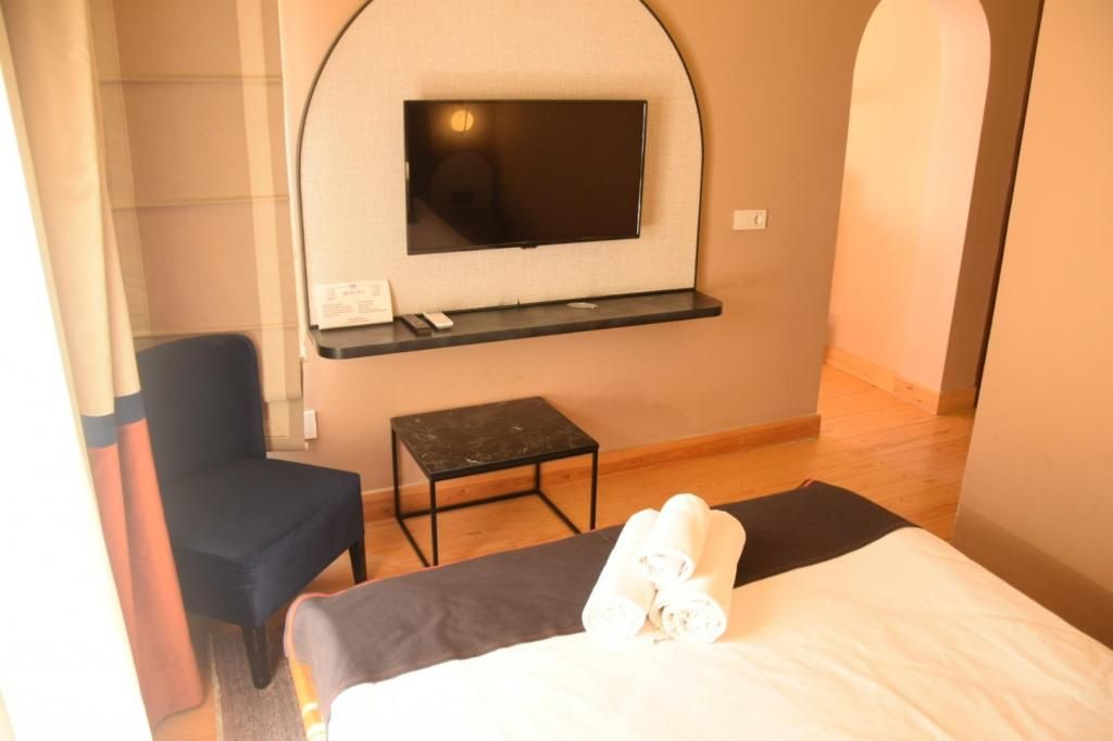 Şirin Han Hotel Old City — 8