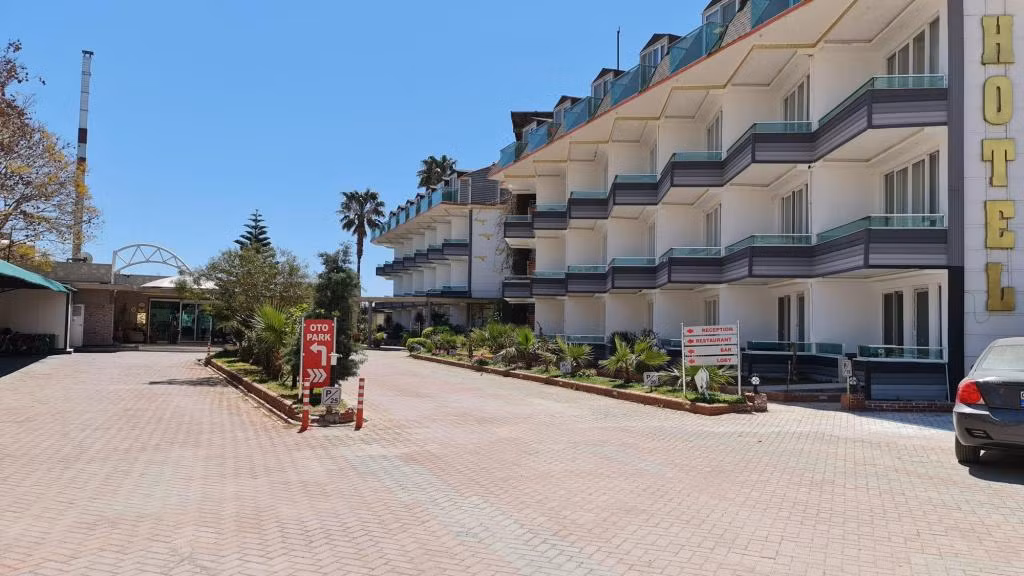 Ünlüselek Hotel — 4
