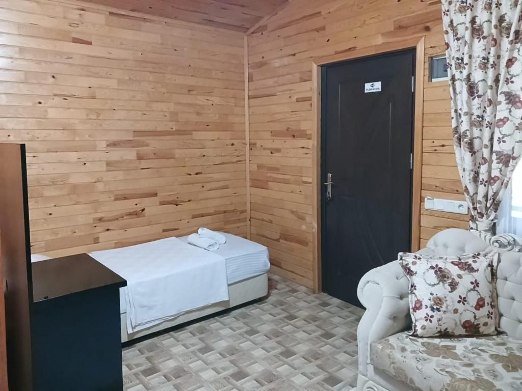 Çıralı Flora Pansiyon — 8