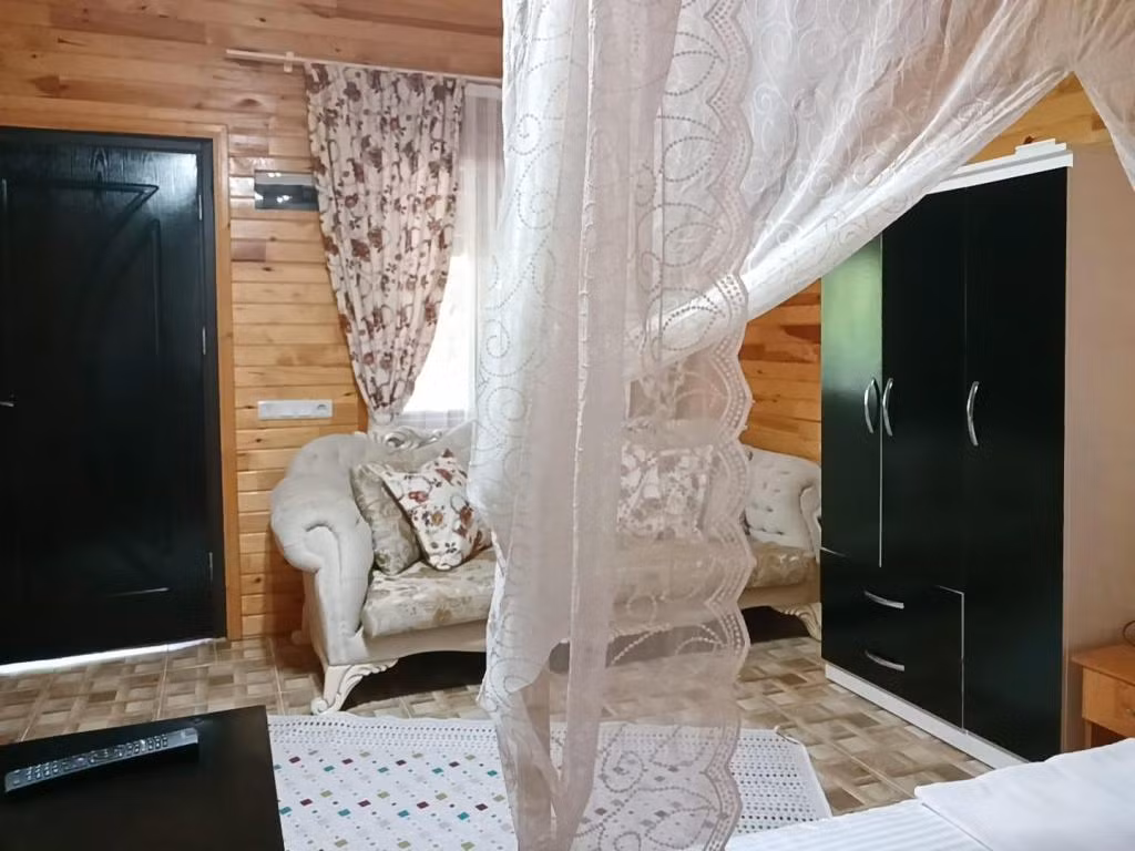 Çıralı Flora Pansiyon — 9