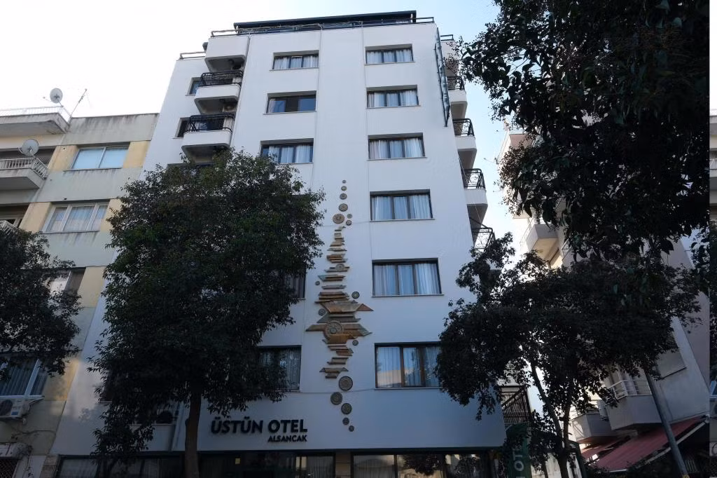 Üstün Otel Alsancak — 2