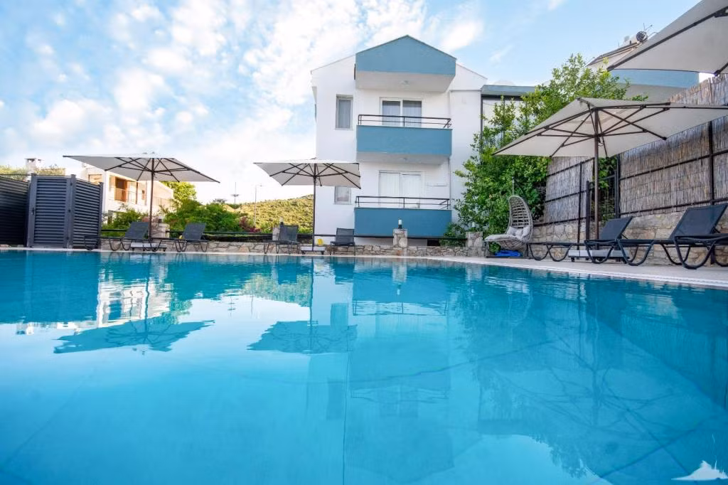 Özgüm Suite Otel Datça — 10