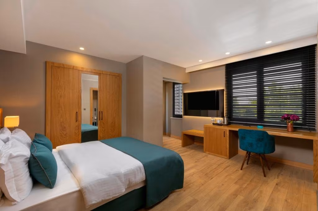  Pukka Hotel  — 9