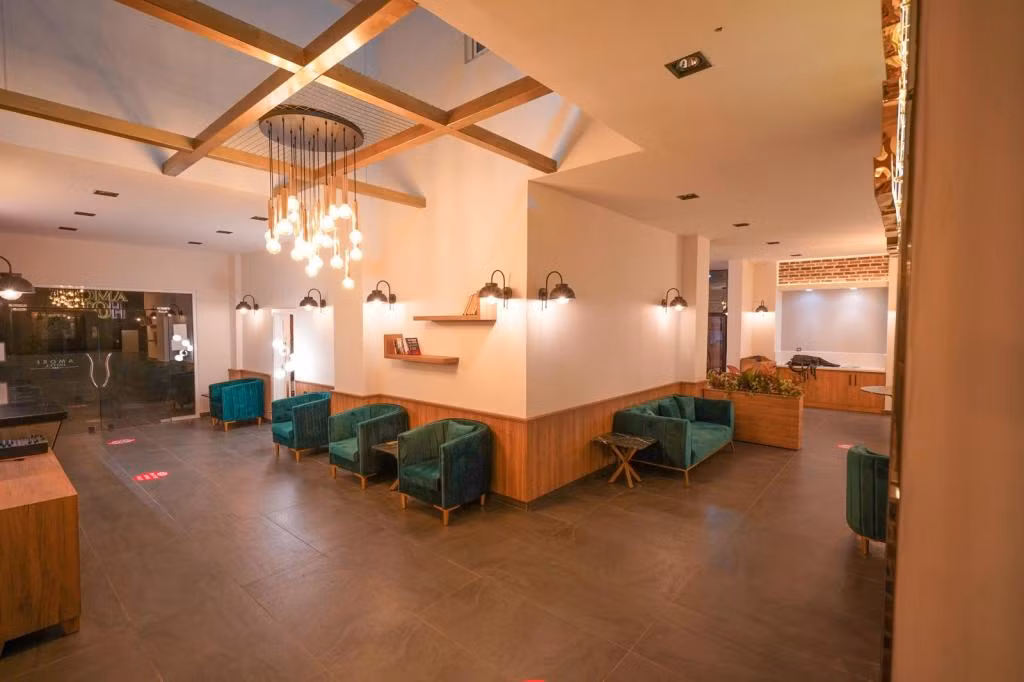 Amore Hotel — 8