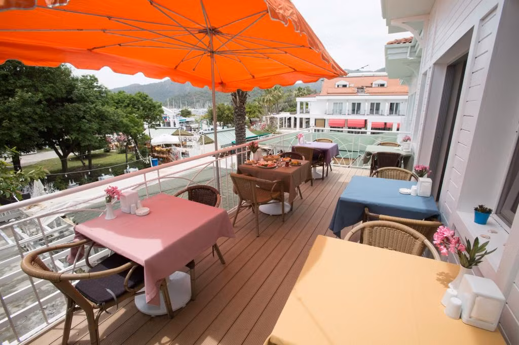 Dedeminn Marina Hotel — 5