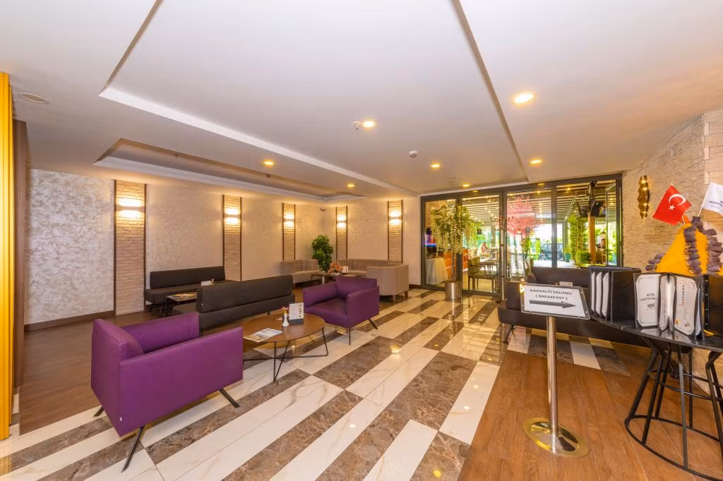 Land Park Hotel — 3