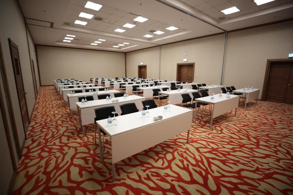 WOW Airport Hotel — 5