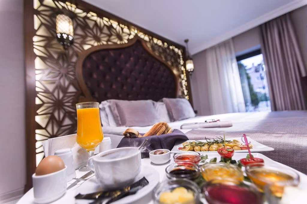 Demonti Otel — 3