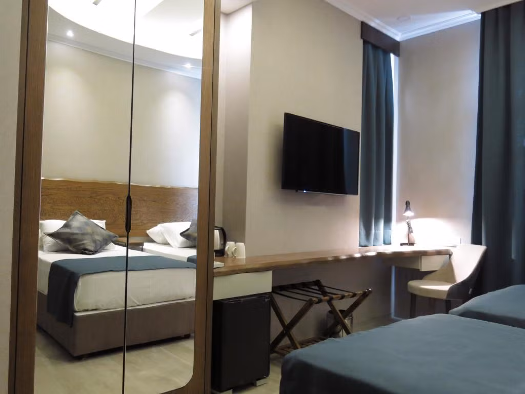 Galatahan Hotel — 8